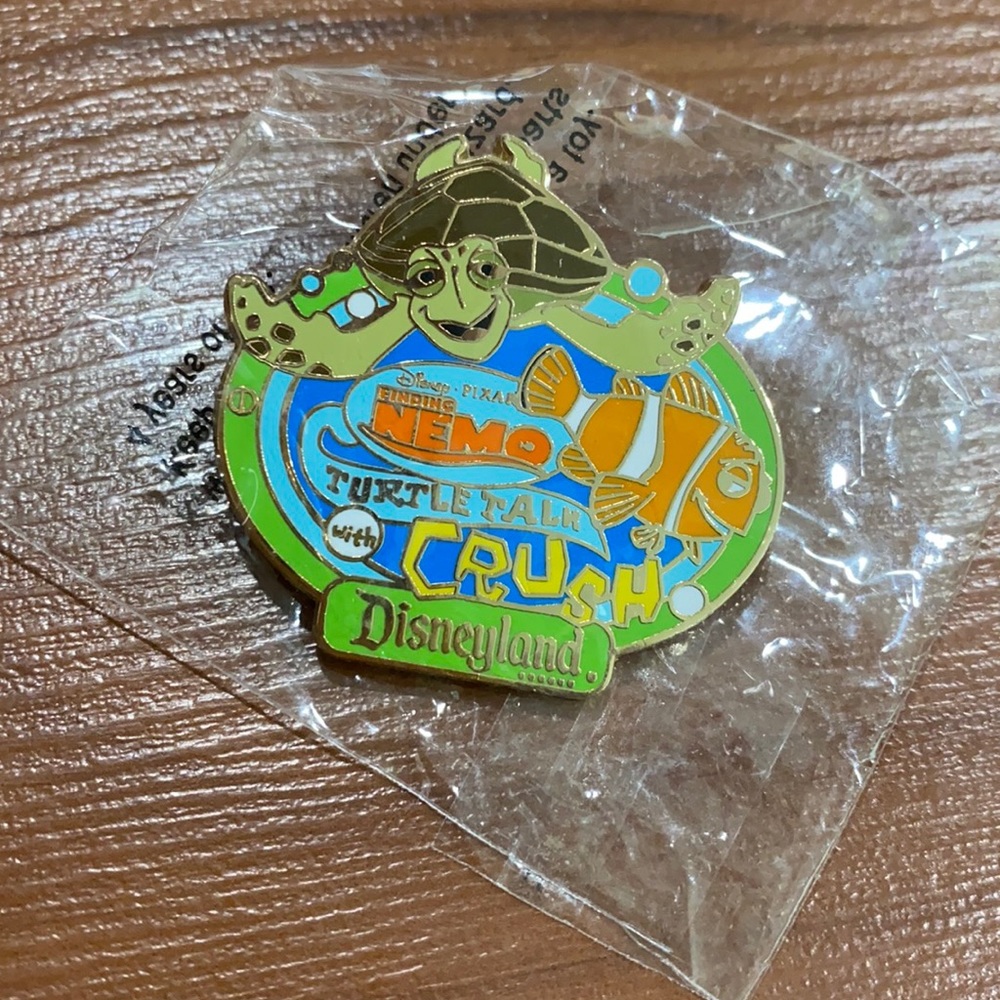 New, Finding Nemo Turtle Talk with Crush Disney